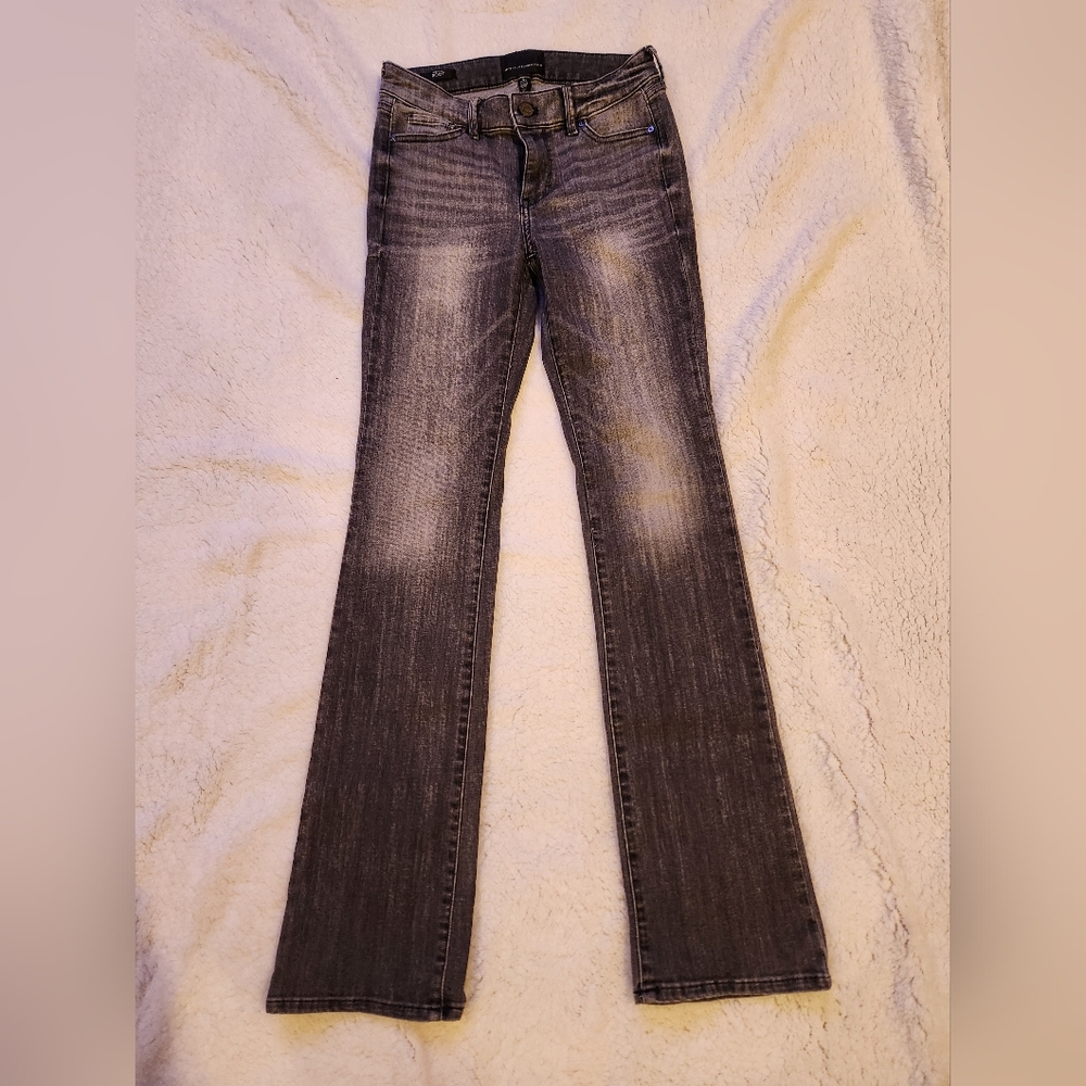WHBM Mid Rise Boot Cut in Obsidian Black Size 0